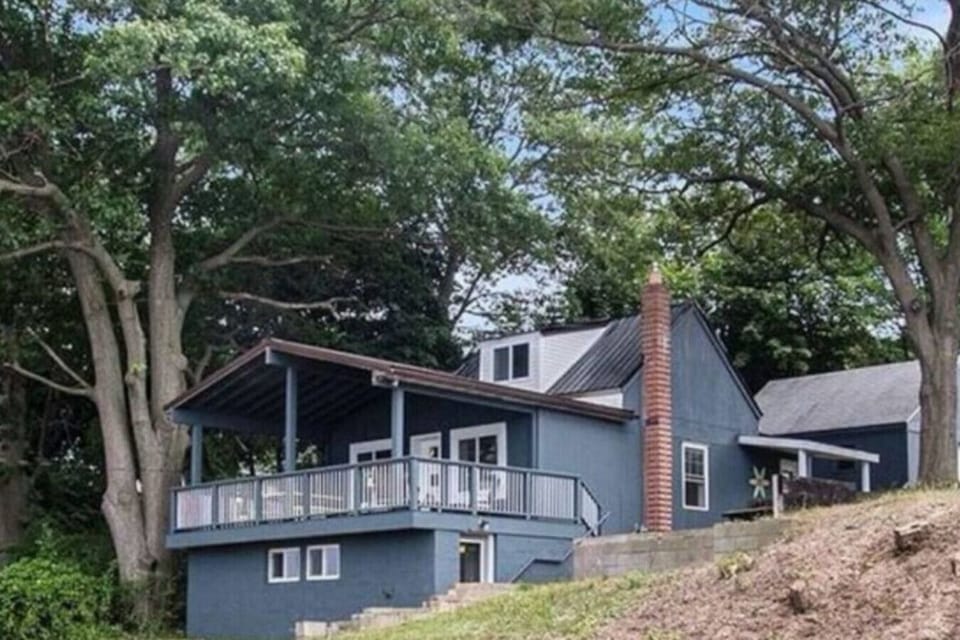 With views of Lake Muskegon, enjoy this family retreat!