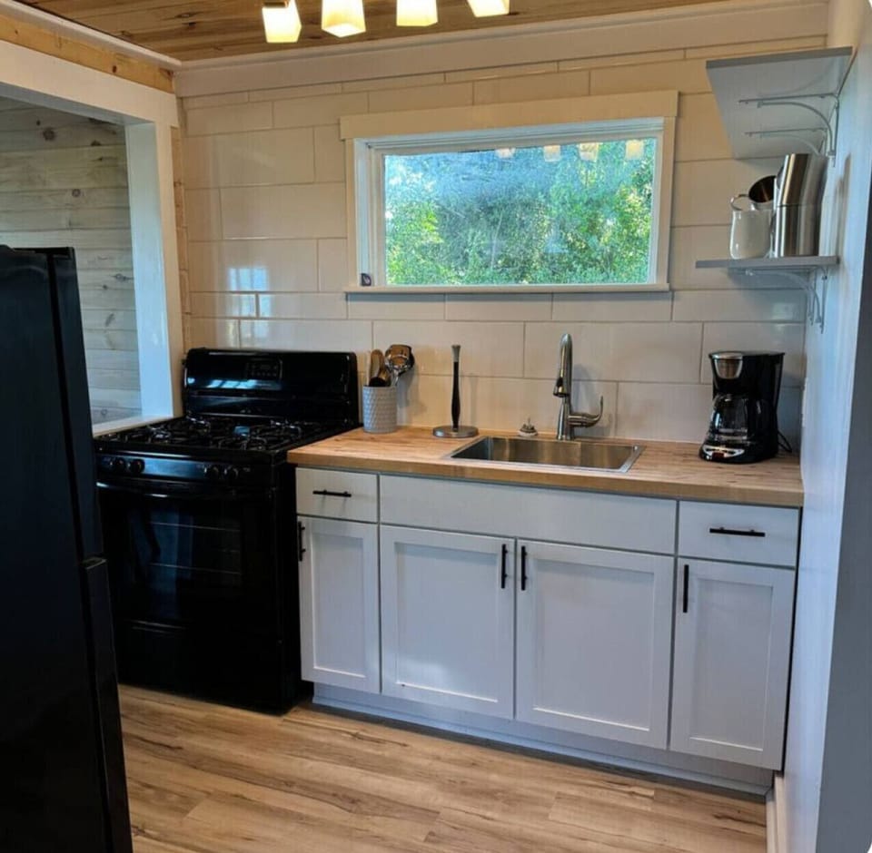 Enjoy the fully stocked kitchen