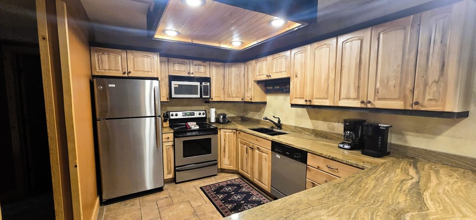 Kitchen - Large, Very well equipped