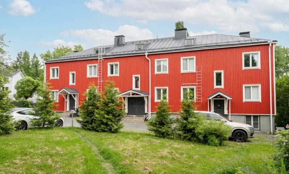 A welcoming and well-maintained property that looks just as good as it feels to stay in.