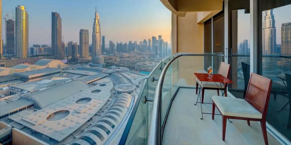 City views, furnitures and balcony layouts may vary from one room to another due to the building’s design, but every space offers the same comfort and is perfect for unwinding