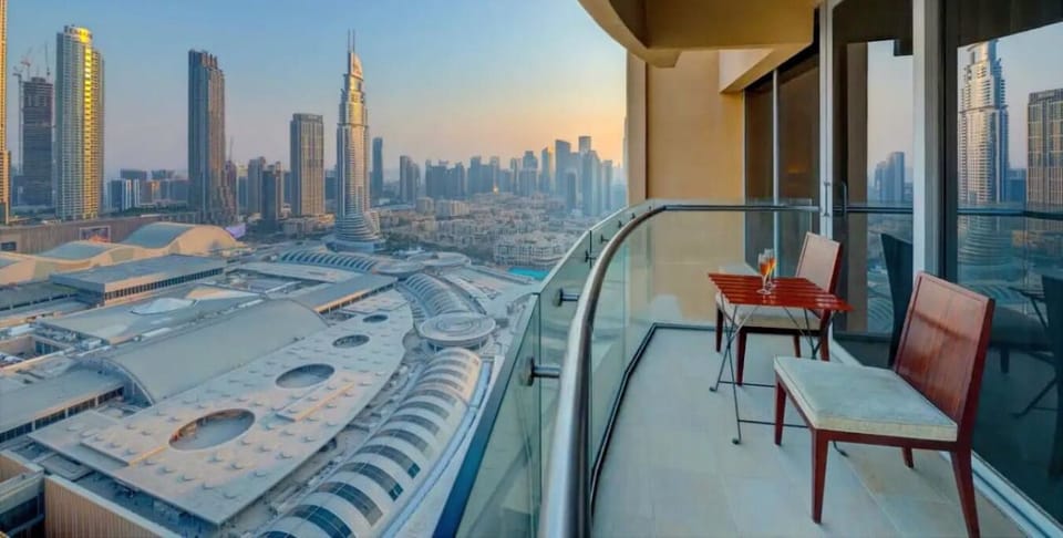 City views, furnitures and balcony layouts may vary from one room to another due to the building’s design, but every space offers the same comfort and is perfect for unwinding