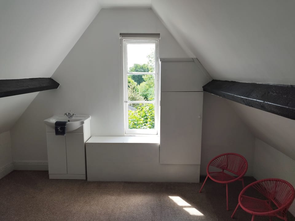 Bedroom 2 also has a separate wash basin...