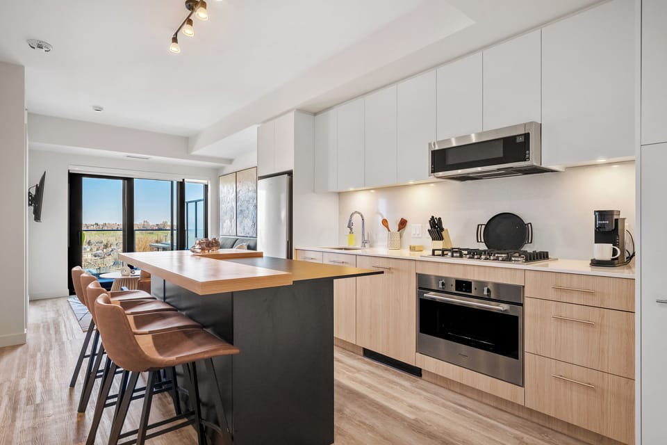 Visit our virtual tour to see the space: https://youriguide.com/1613_730_2_ave_sw_calgary_ab/ 
