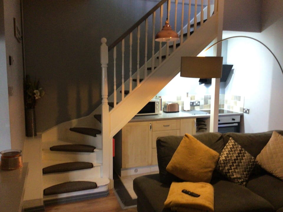 Living Room / Lounge