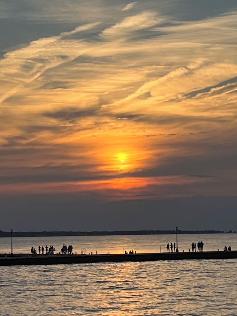 Unforgettable Lakeside Sunsets