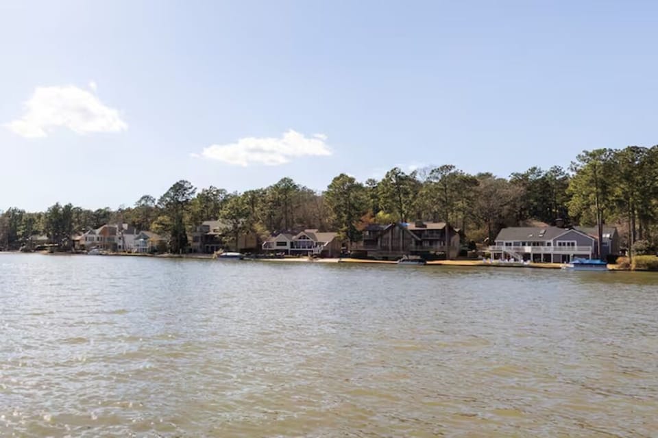 The lake’s beauty, just beyond your door—soak it all in from the condo balcony.
