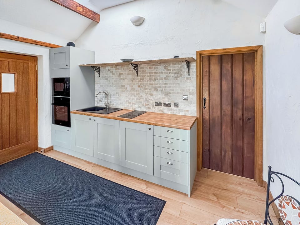 Kitchen | Broadlea, North Green