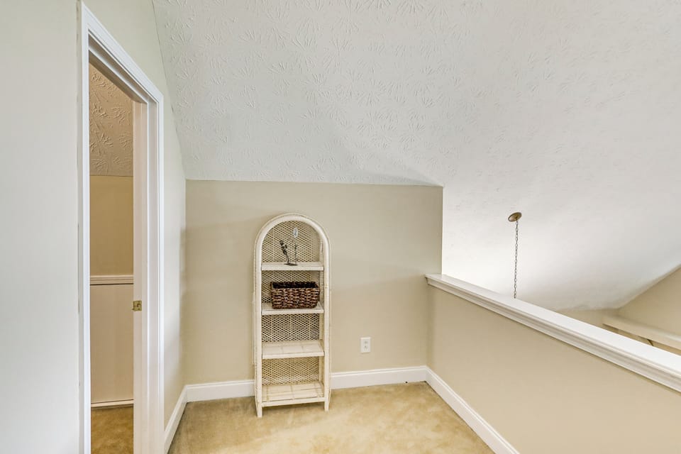 Upstairs Landing | 2nd Floor