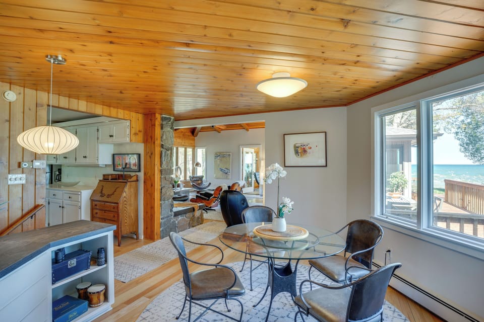 Dining Area | Main Level