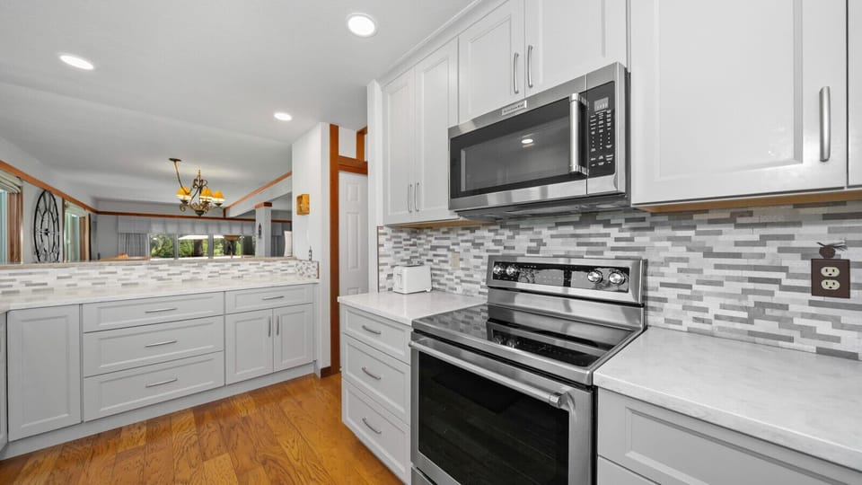 Beautifully updated kitchen