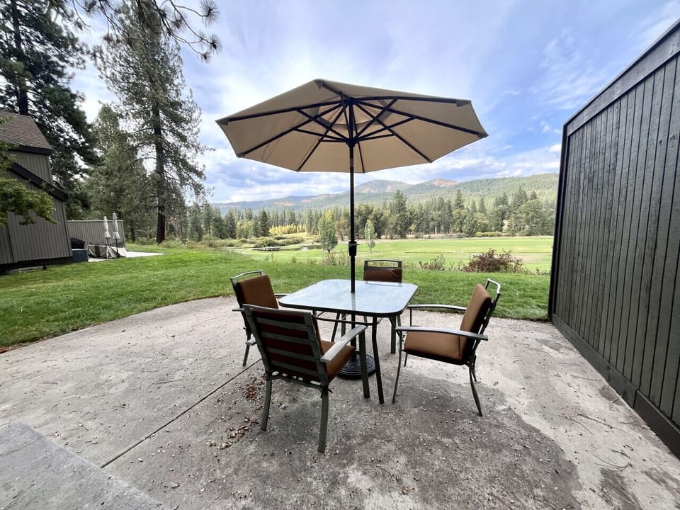 Enjoying the views while dining al fresco