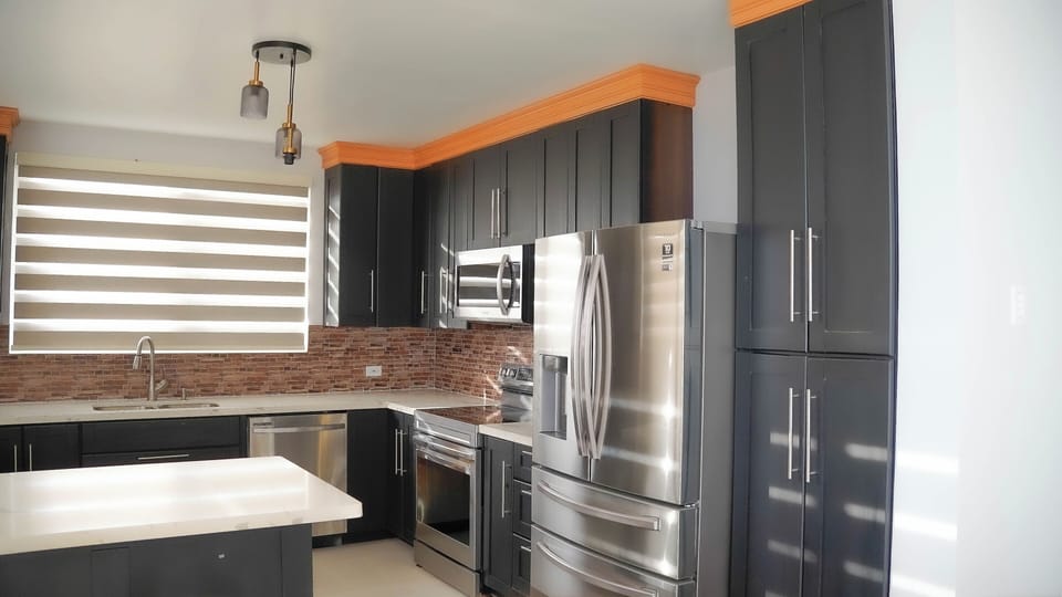 Kitchen and amenities