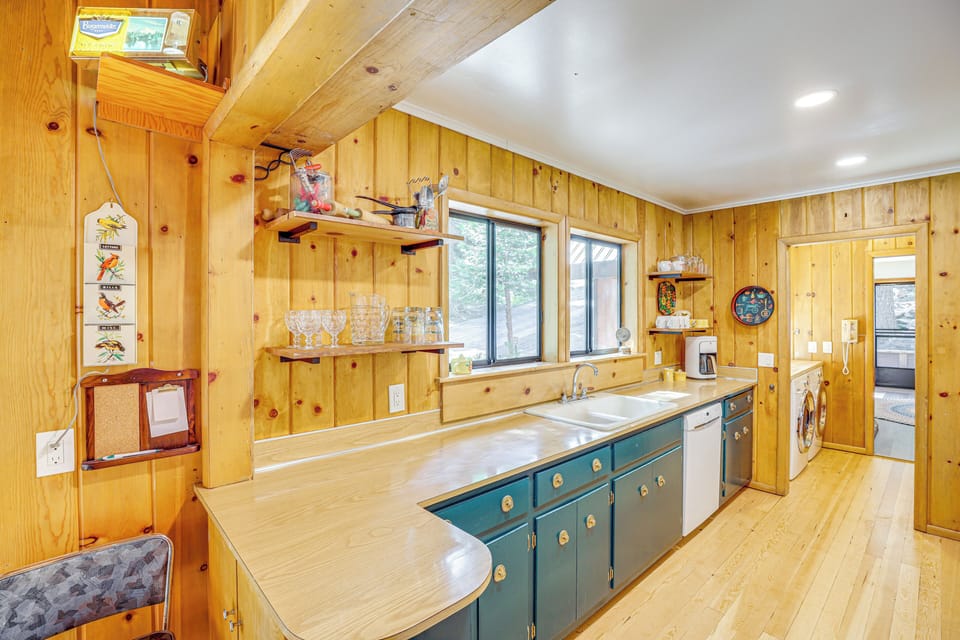 Kitchen | 1st Floor | Drip Coffee Maker | Blender | Toaster | Cooking Basics