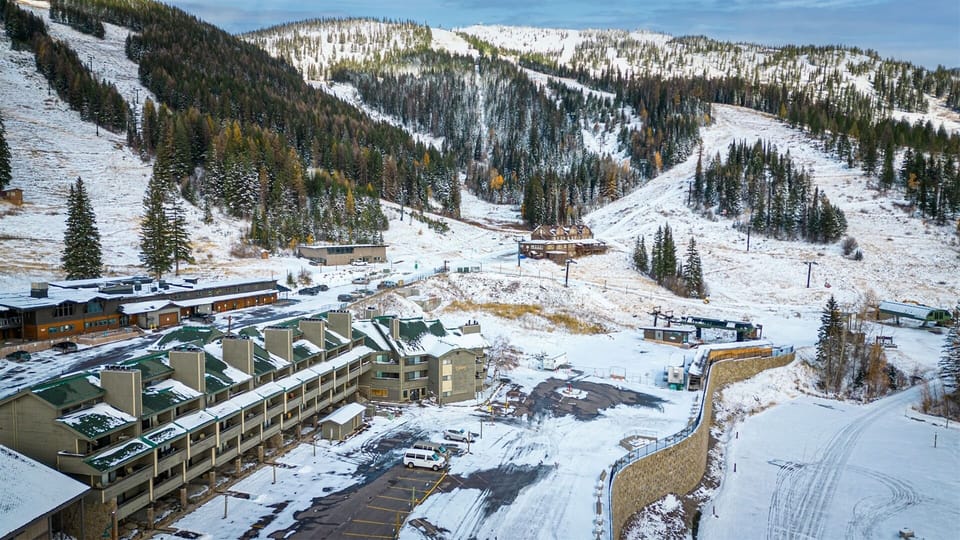 Enjoy quick access to the award-winning slopes at Whitefish Mountain Resort | Exterior