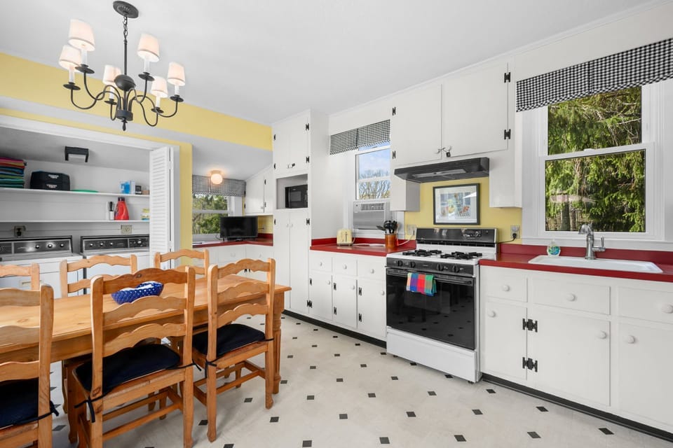 Well-equipped kitchen featuring with dining area