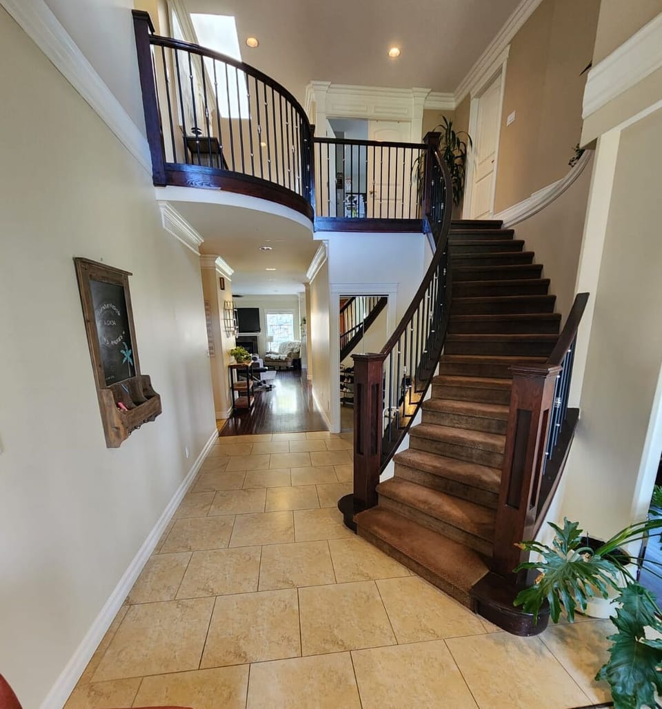 Large entry way 