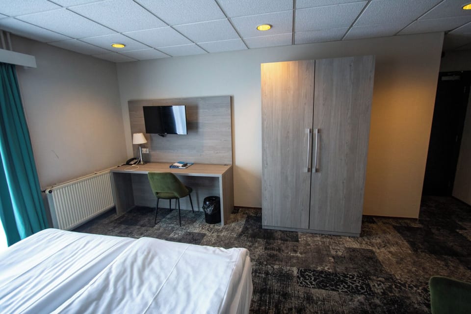 Unit with two Twin beds
