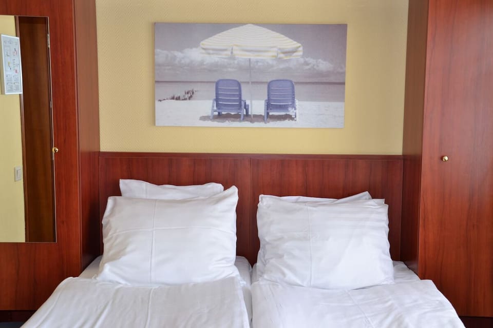 Unit with four Twin beds