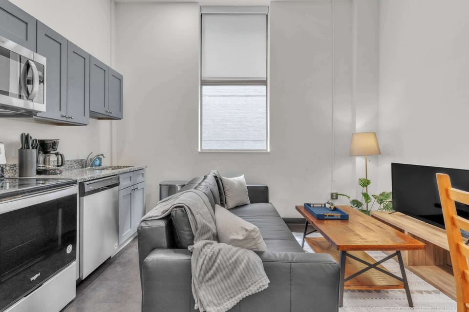 Living and kitchen area