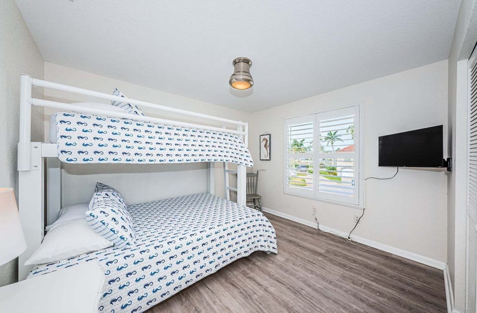 12-web-or-mls-Bedroom 3b