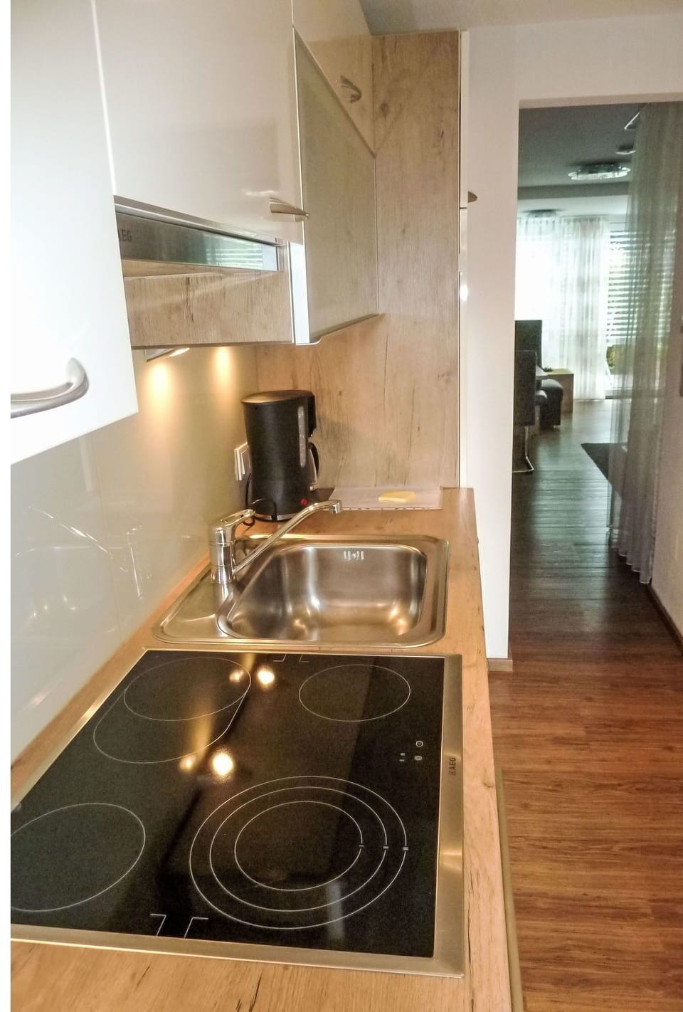 Kitchen Appliance, Countertop, Kitchen, Flooring, Major Appliance, Interior Design, Wood, Cabinetry, Kitchen Sink, Floor