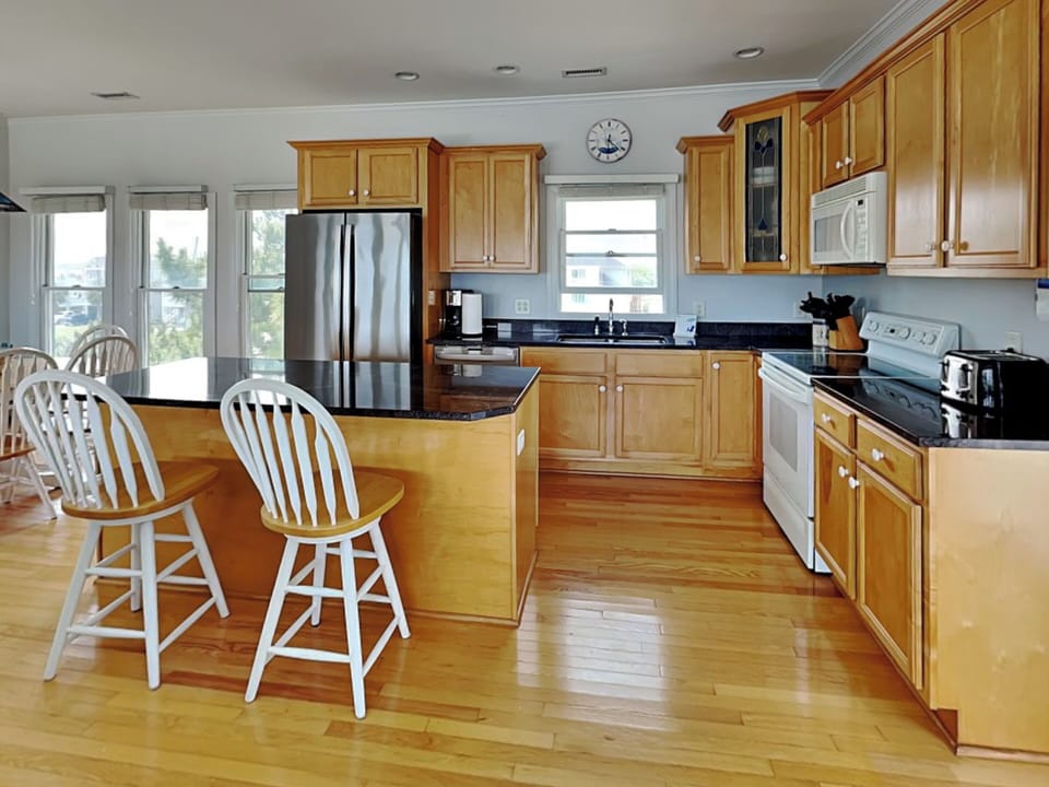 Full Size Kitchen