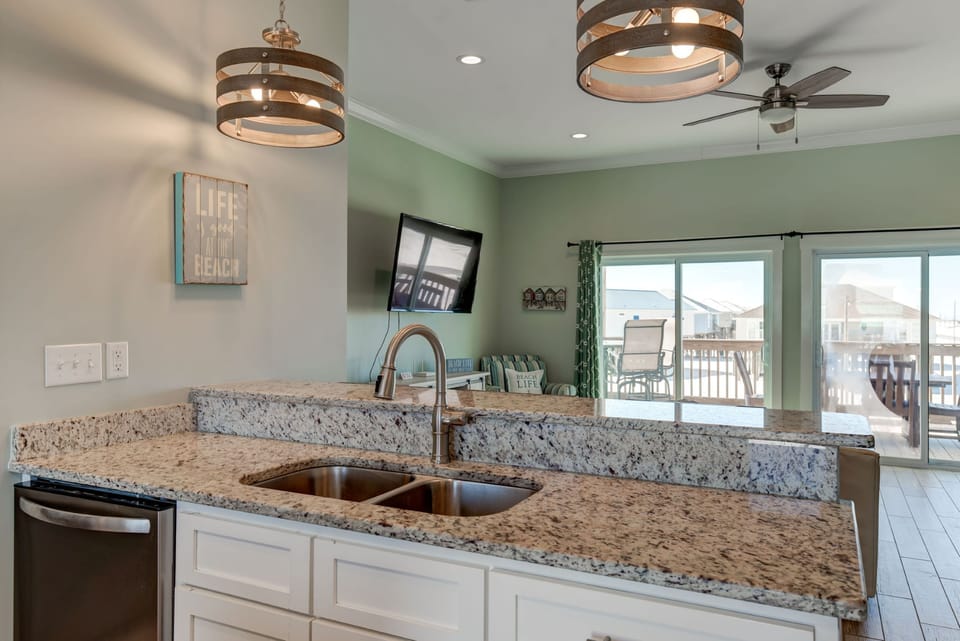 25_Beach Life Kitchen 1 2200