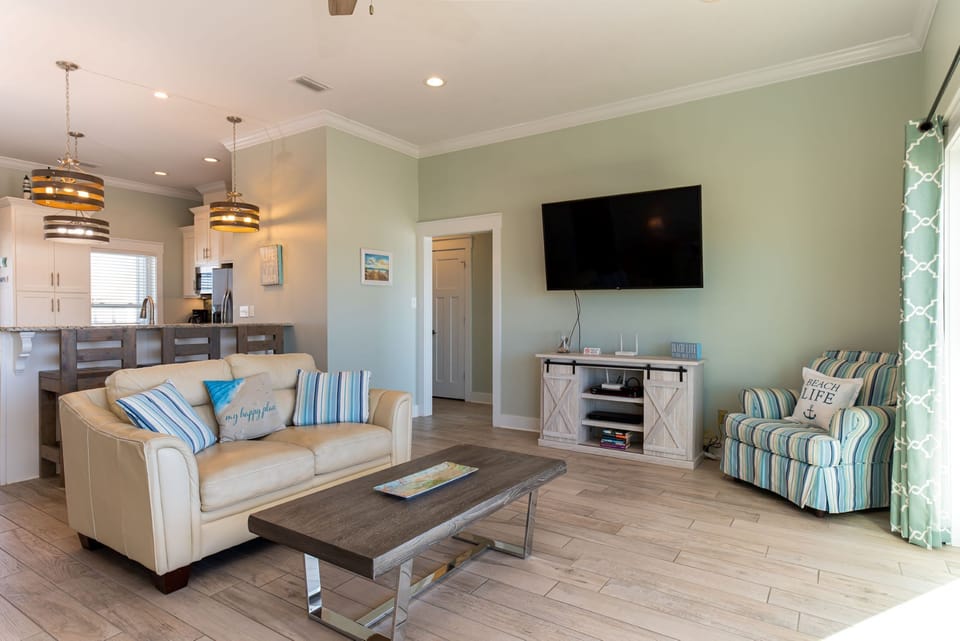 25_Beach Life Liv rm 1 2200
