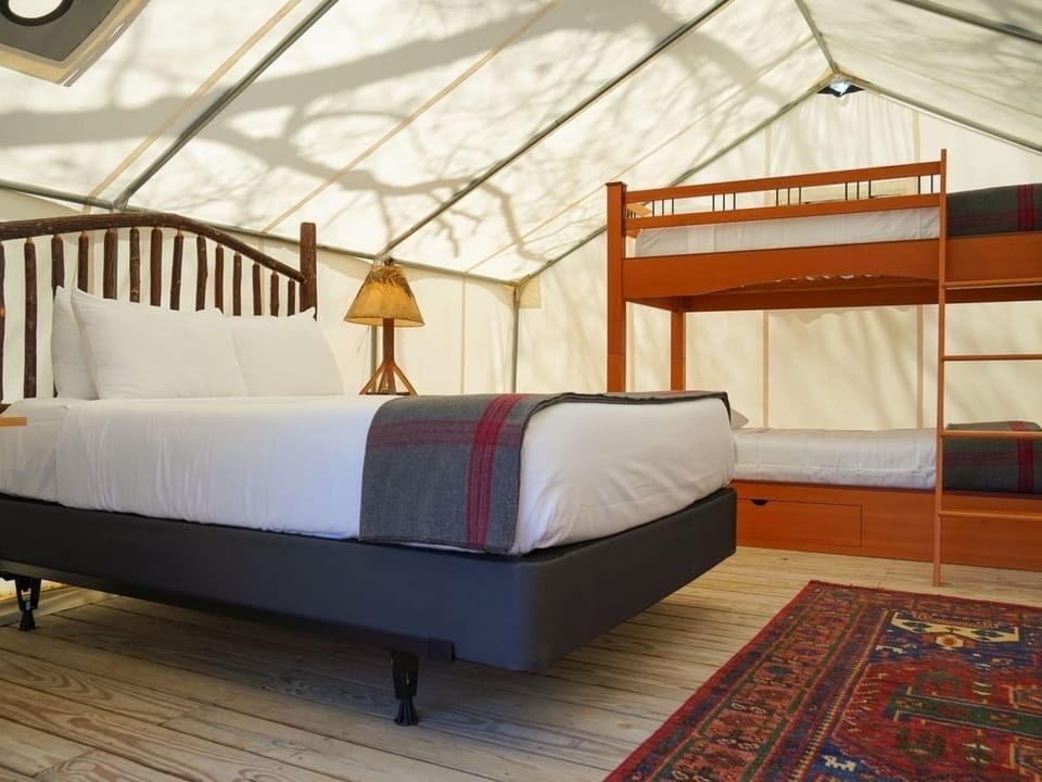 Unit with Queen bed and Twin Twin Bunk bed