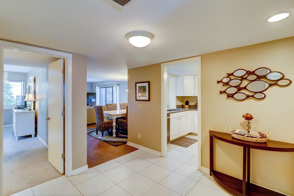 5 - Entryway