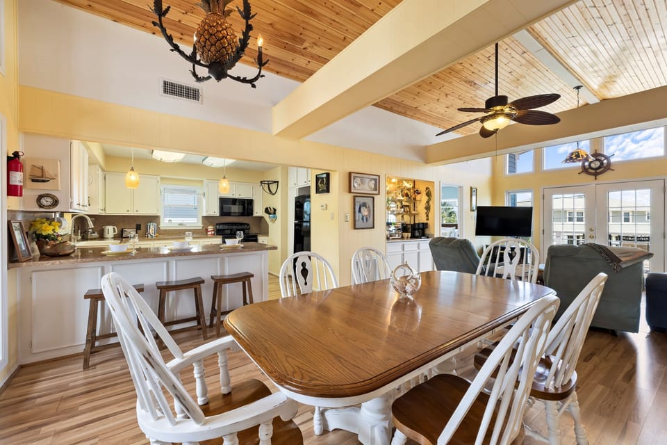 Additional breakfast bar seating