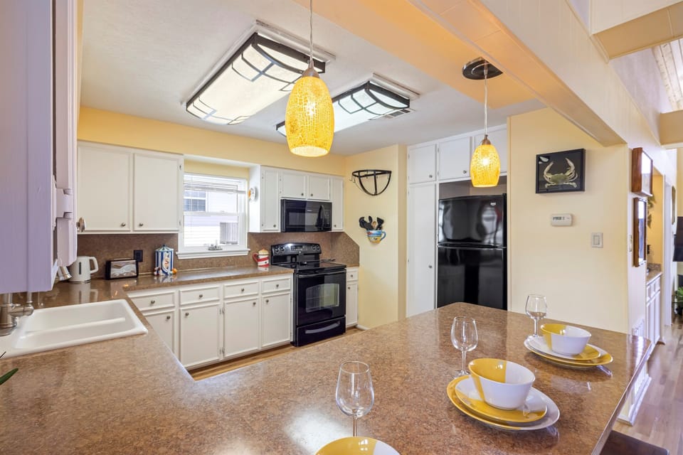 Picture yourself preparing vacation meals here!