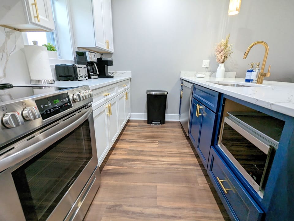 From quick bites to gourmet meals, this space is ready for you! 🍽️✨