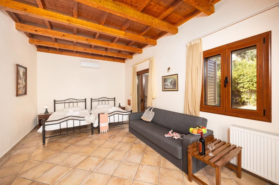 Twin bedroom with A/C