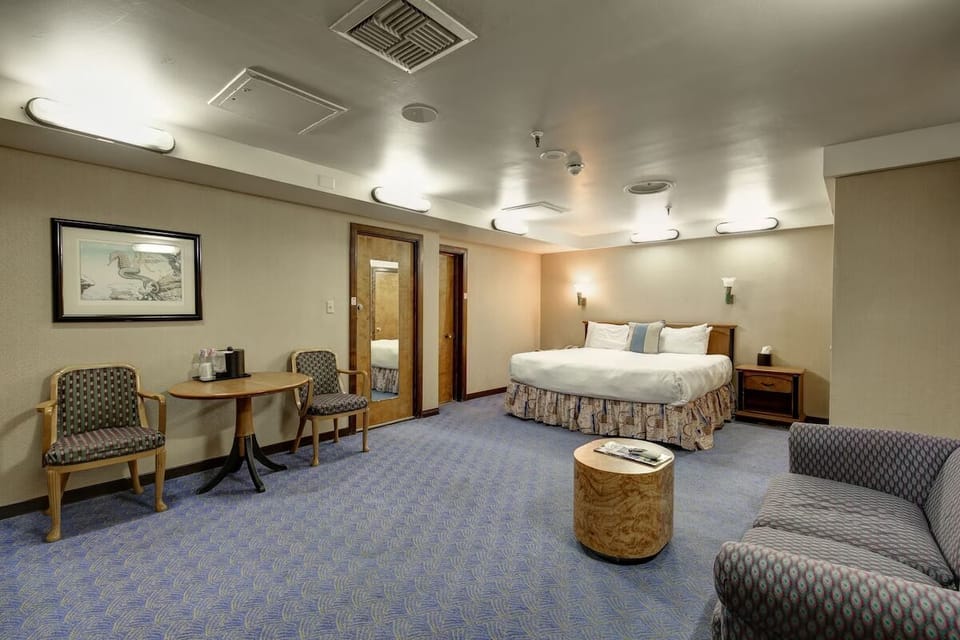 Spread out comfortably in a spacious room made for unwinding.