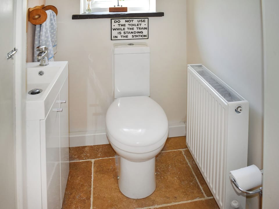 Bathroom | Primrose Cottage, Seaton