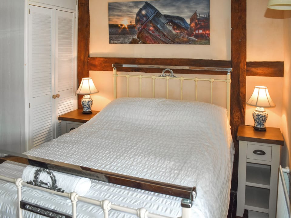 Double bedroom | Primrose Cottage, Seaton
