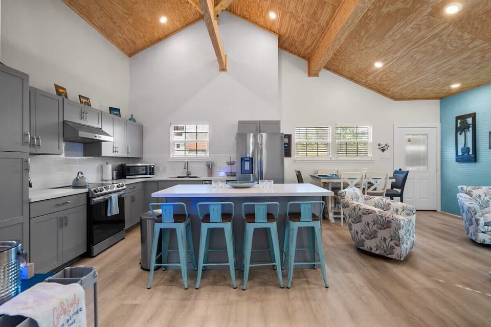 additional dining space at the kitchen island