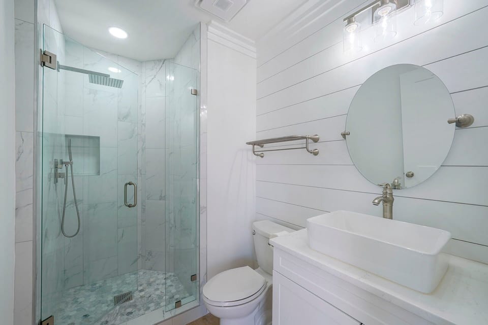 Surfside G19 - Miramar Beach - Bathroom
