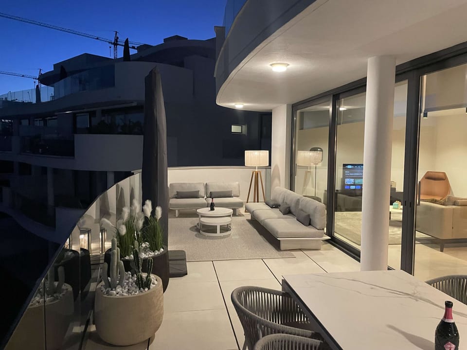 Spacious terrace with evening ambiance. 🌙