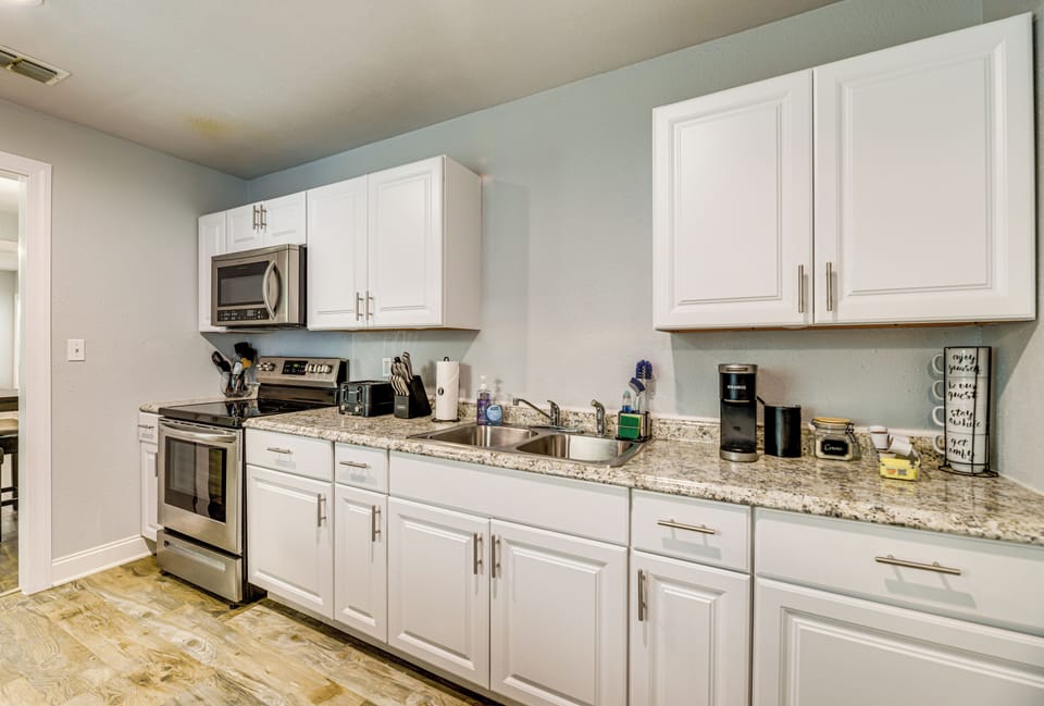 Kitchen | Cooking Basics | Single-Story Home