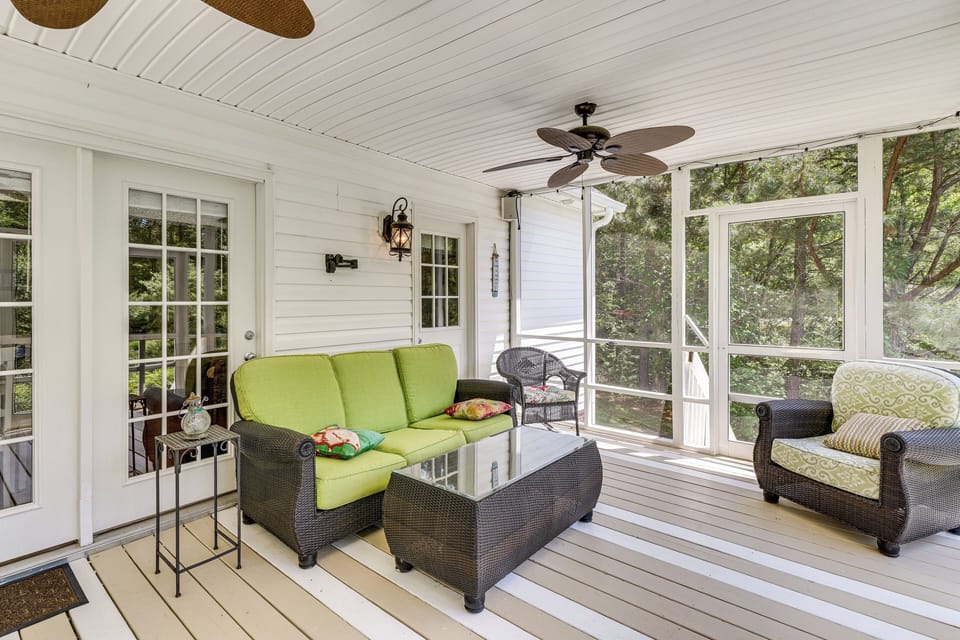 Screened Porch | Outdoor Dining