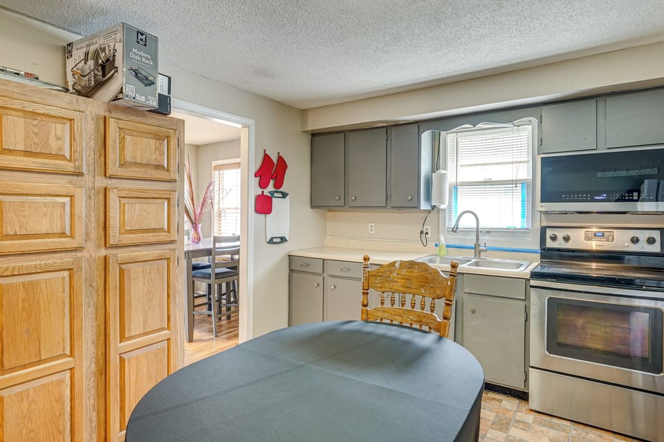 Kitchen | Cooking Basics | Addt'l Dining Table