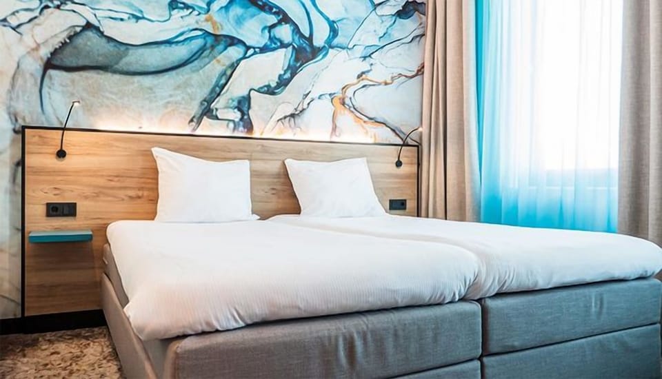 Unit with two Twin beds