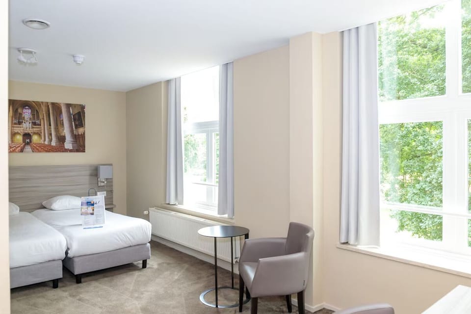 Unit with Queen size bed