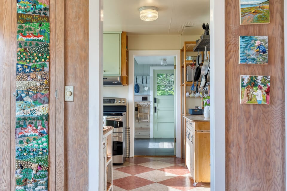 Efficient kitchen space.