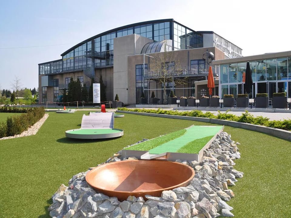 Mini-golf