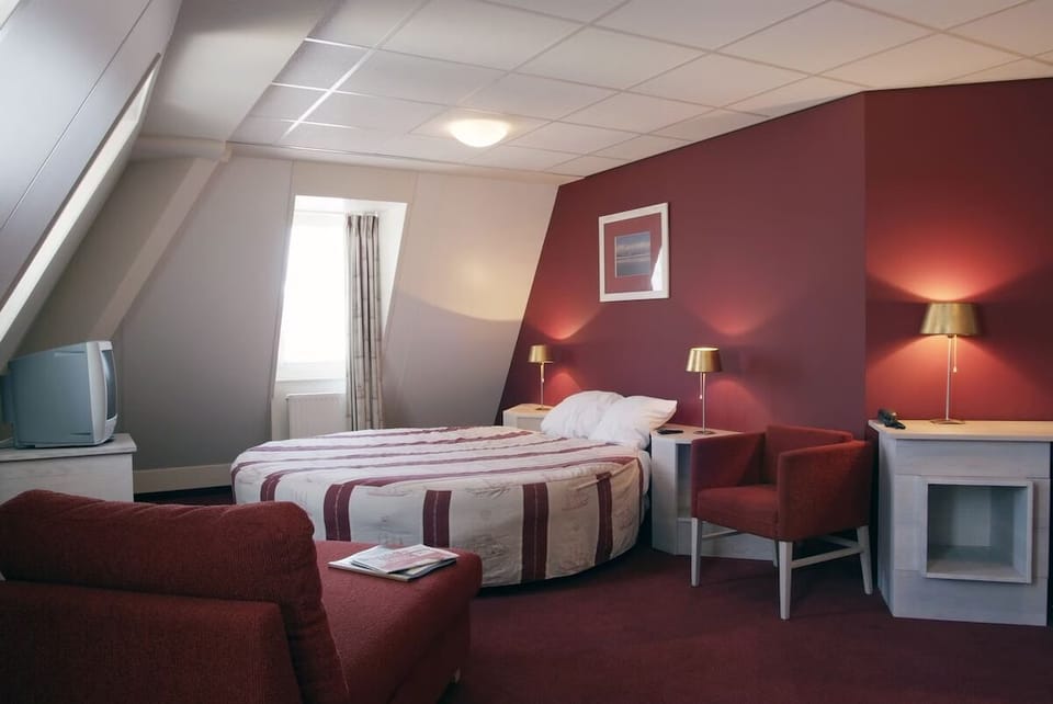 Comfortable Unit with Two Twin size beds