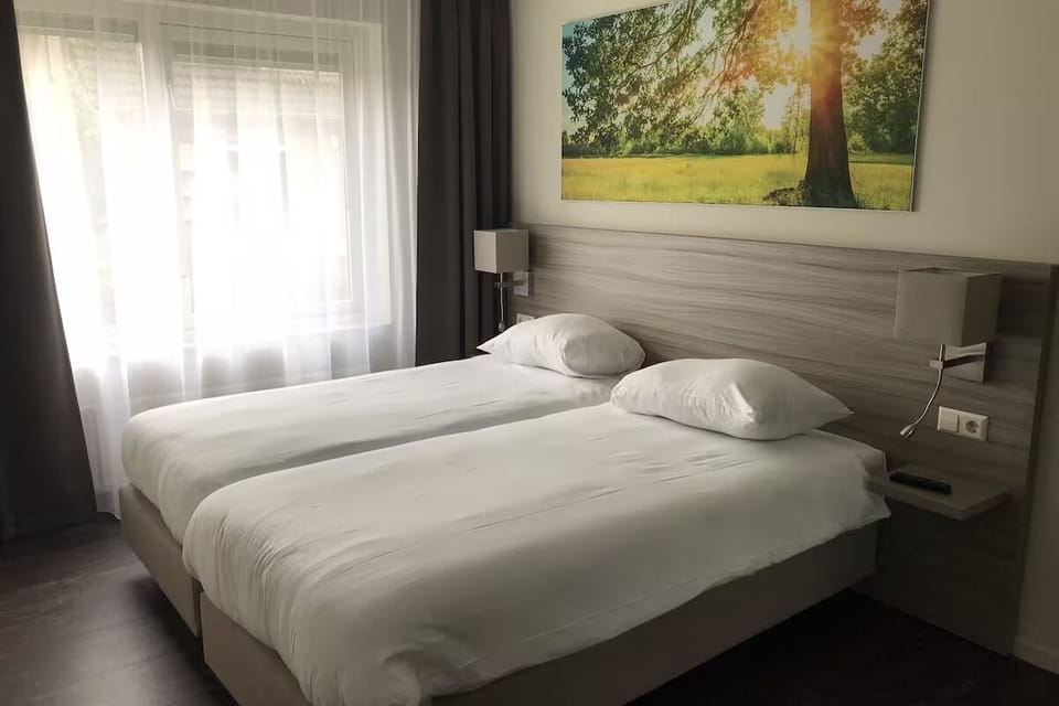 Unit with 2 Twin size beds